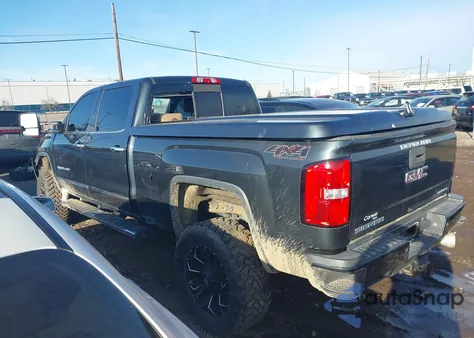 2018 GMC Sierra 2500Hd Denali z USA, uszkodzony, nr VIN 1GT12UEY9JF244037